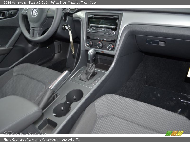 Reflex Silver Metallic / Titan Black 2014 Volkswagen Passat 2.5L S