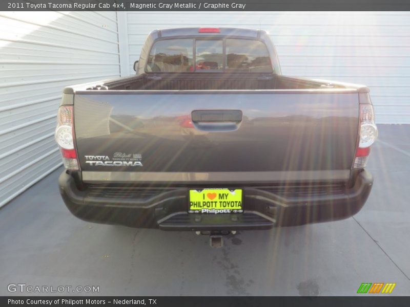 Magnetic Gray Metallic / Graphite Gray 2011 Toyota Tacoma Regular Cab 4x4