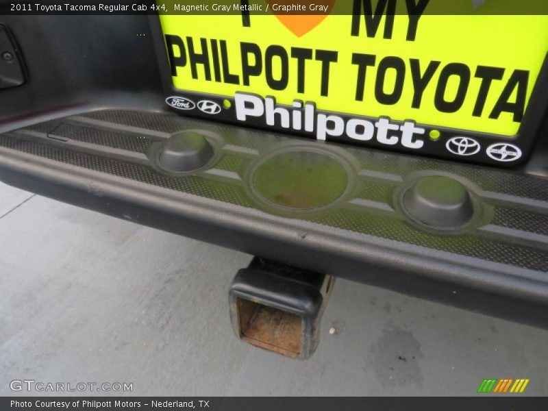 Magnetic Gray Metallic / Graphite Gray 2011 Toyota Tacoma Regular Cab 4x4
