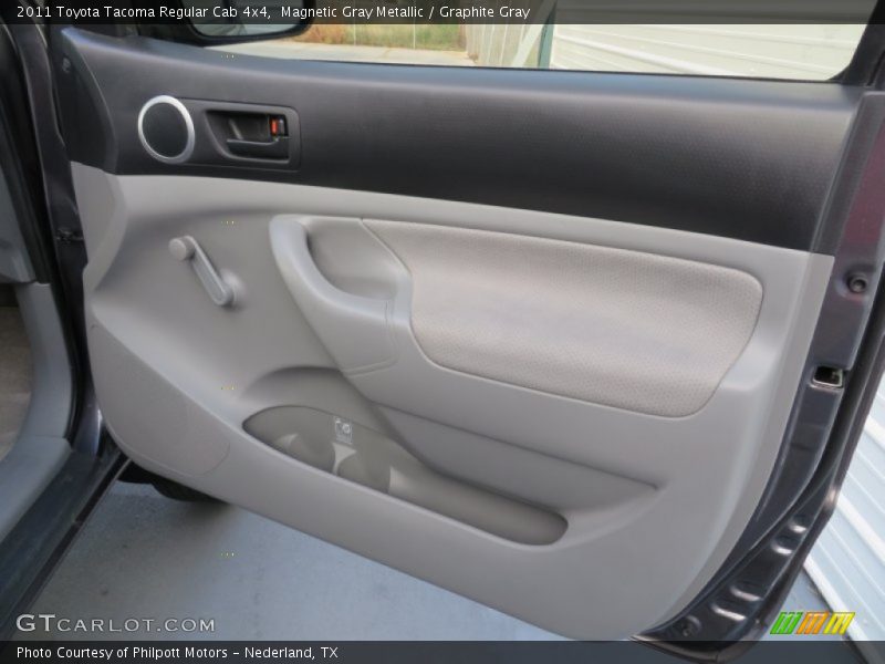 Magnetic Gray Metallic / Graphite Gray 2011 Toyota Tacoma Regular Cab 4x4