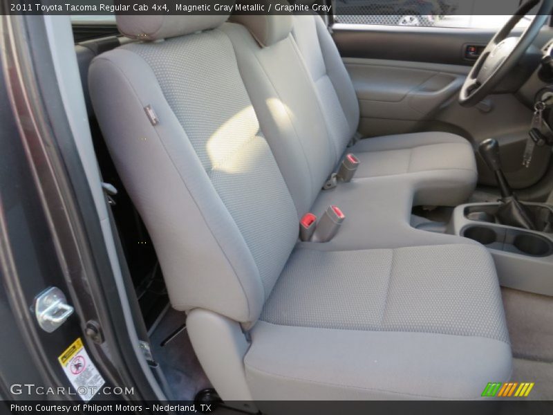 Magnetic Gray Metallic / Graphite Gray 2011 Toyota Tacoma Regular Cab 4x4