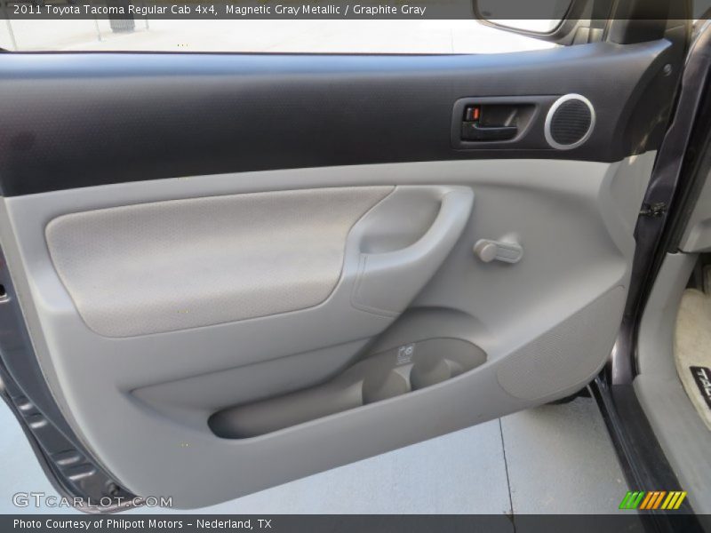 Magnetic Gray Metallic / Graphite Gray 2011 Toyota Tacoma Regular Cab 4x4