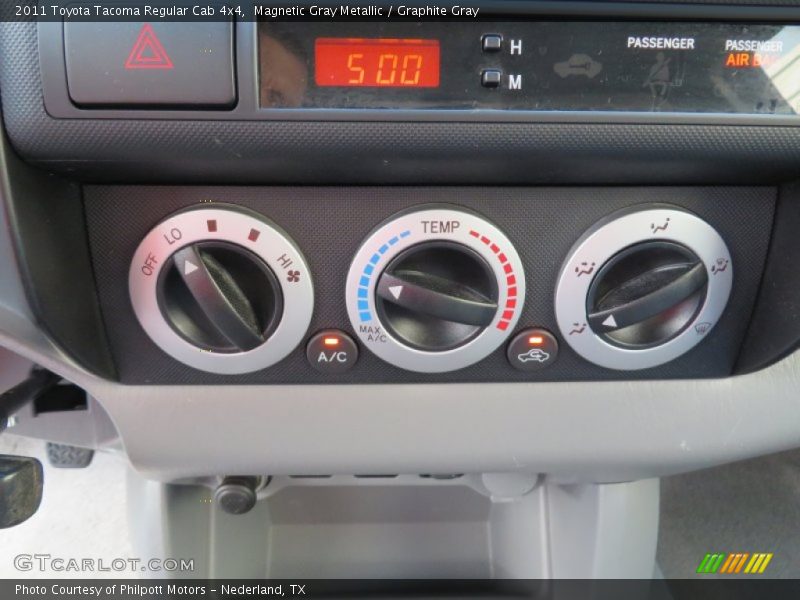 Magnetic Gray Metallic / Graphite Gray 2011 Toyota Tacoma Regular Cab 4x4