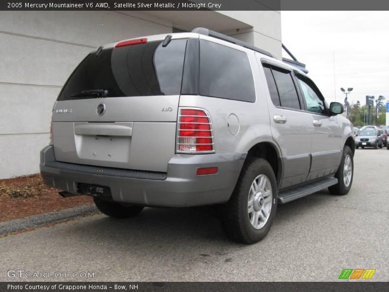 Satellite Silver Metallic / Midnight Grey 2005 Mercury Mountaineer V6 AWD