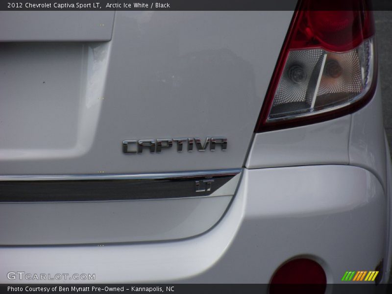 Arctic Ice White / Black 2012 Chevrolet Captiva Sport LT