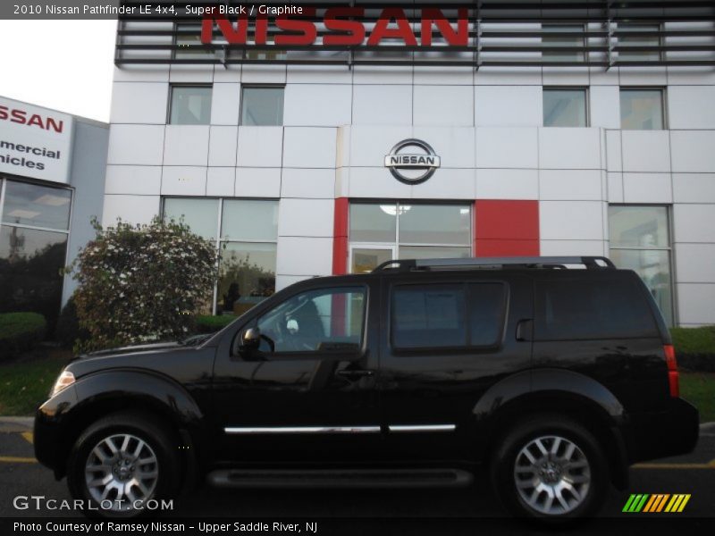 Super Black / Graphite 2010 Nissan Pathfinder LE 4x4