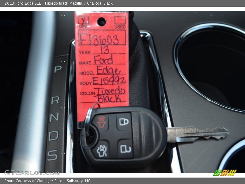 Tuxedo Black Metallic / Charcoal Black 2013 Ford Edge SEL