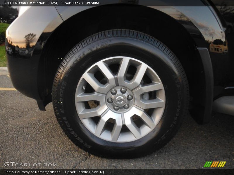 Super Black / Graphite 2010 Nissan Pathfinder LE 4x4