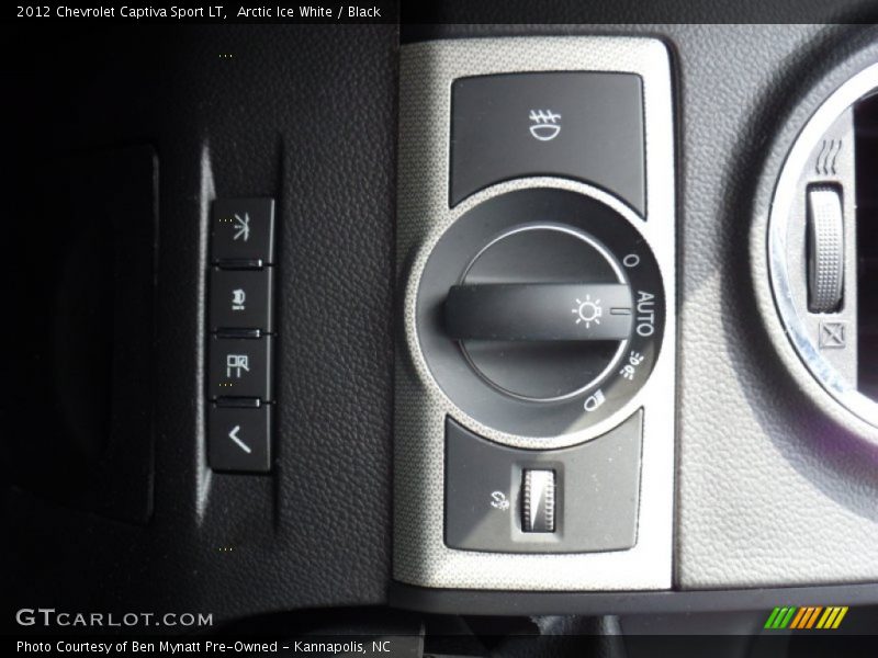 Arctic Ice White / Black 2012 Chevrolet Captiva Sport LT