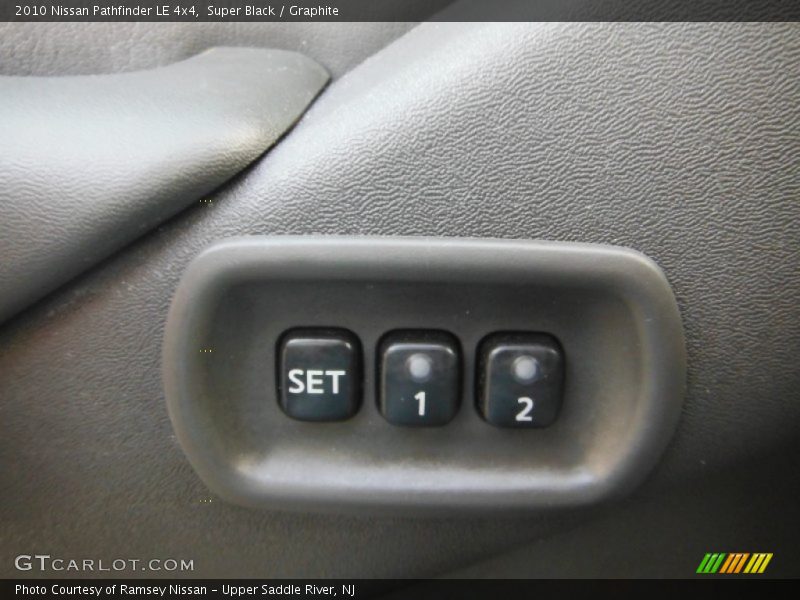 Super Black / Graphite 2010 Nissan Pathfinder LE 4x4