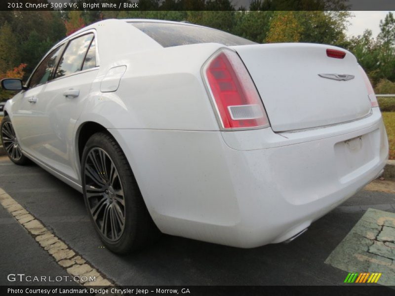 Bright White / Black 2012 Chrysler 300 S V6