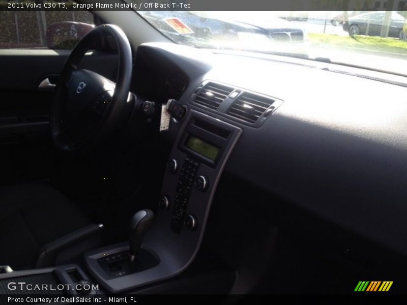 Orange Flame Metallic / Off Black T-Tec 2011 Volvo C30 T5