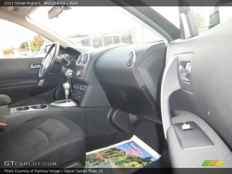 Wicked Black / Black 2011 Nissan Rogue S