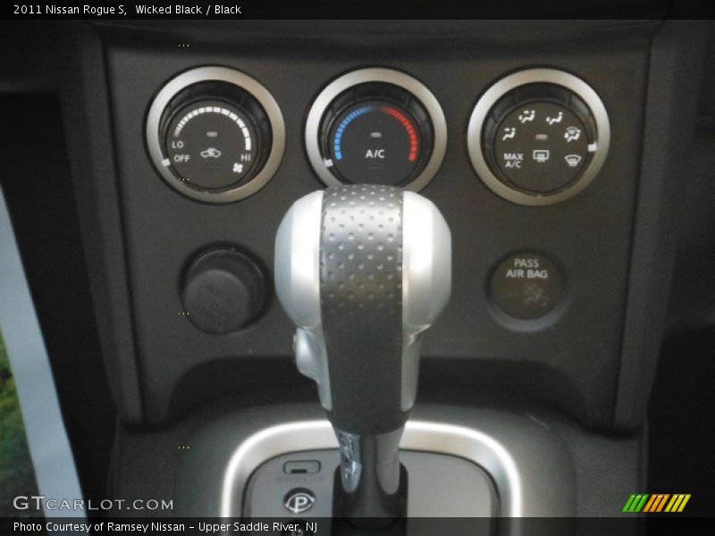 Wicked Black / Black 2011 Nissan Rogue S