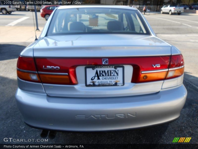 Bright Silver / Gray 2002 Saturn L Series L300 Sedan