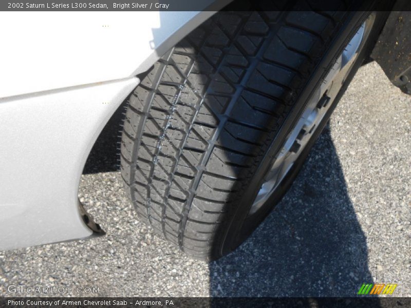 Bright Silver / Gray 2002 Saturn L Series L300 Sedan