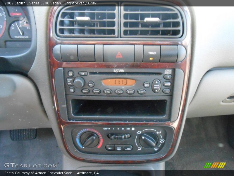 Bright Silver / Gray 2002 Saturn L Series L300 Sedan