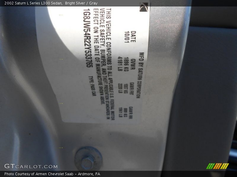 Bright Silver / Gray 2002 Saturn L Series L300 Sedan