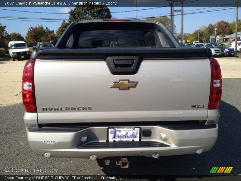 Silver Birch Metallic / Ebony 2007 Chevrolet Avalanche LT 4WD