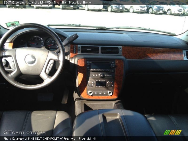 Silver Birch Metallic / Ebony 2007 Chevrolet Avalanche LT 4WD