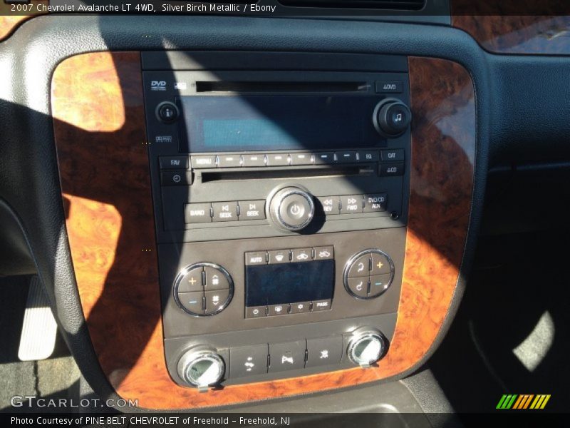 Silver Birch Metallic / Ebony 2007 Chevrolet Avalanche LT 4WD