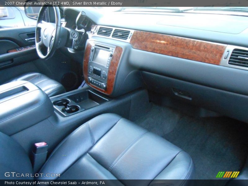 Silver Birch Metallic / Ebony 2007 Chevrolet Avalanche LTZ 4WD