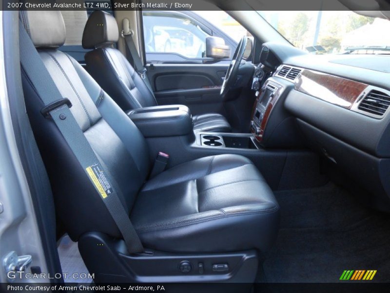 Silver Birch Metallic / Ebony 2007 Chevrolet Avalanche LTZ 4WD