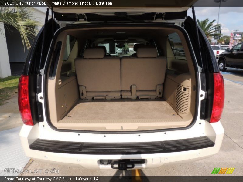 White Diamond Tricoat / Light Tan 2010 GMC Yukon XL SLT