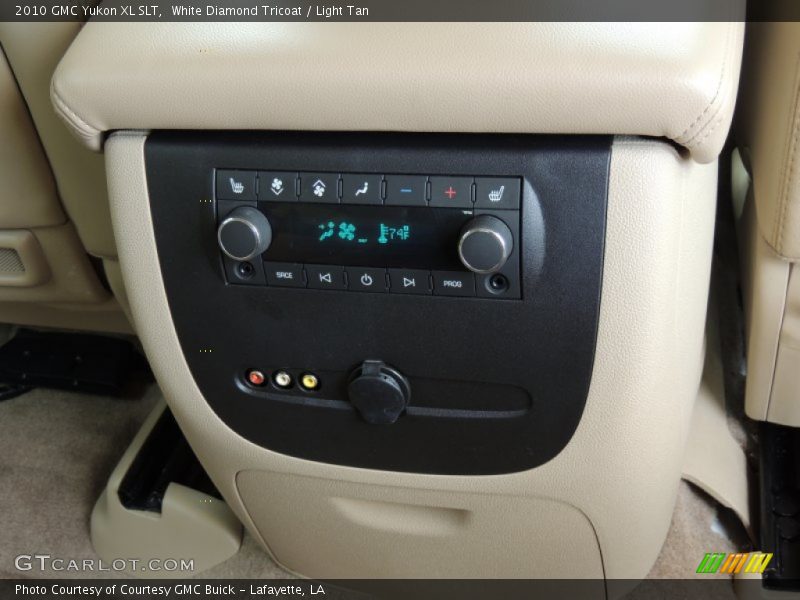 White Diamond Tricoat / Light Tan 2010 GMC Yukon XL SLT