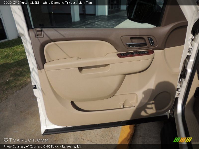 White Diamond Tricoat / Light Tan 2010 GMC Yukon XL SLT