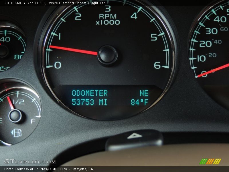 White Diamond Tricoat / Light Tan 2010 GMC Yukon XL SLT