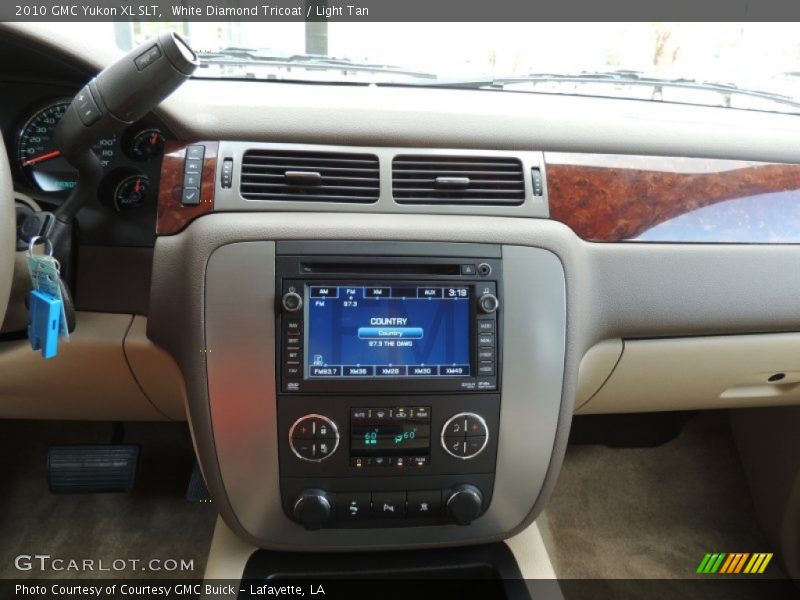 White Diamond Tricoat / Light Tan 2010 GMC Yukon XL SLT