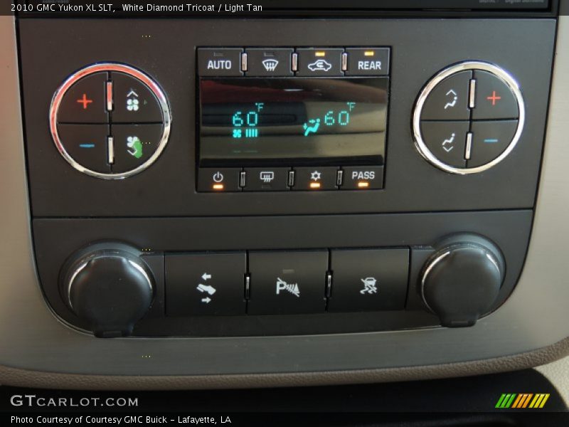 White Diamond Tricoat / Light Tan 2010 GMC Yukon XL SLT