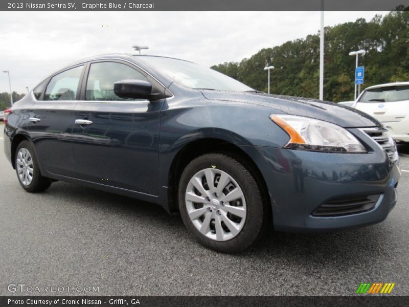 Front 3/4 View of 2013 Sentra SV