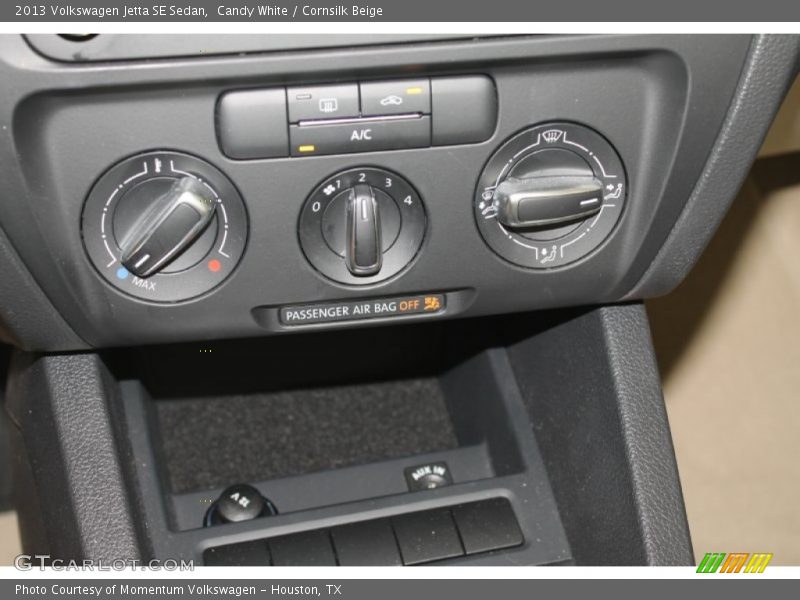 Candy White / Cornsilk Beige 2013 Volkswagen Jetta SE Sedan
