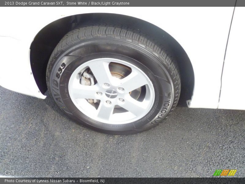 Stone White / Black/Light Graystone 2013 Dodge Grand Caravan SXT