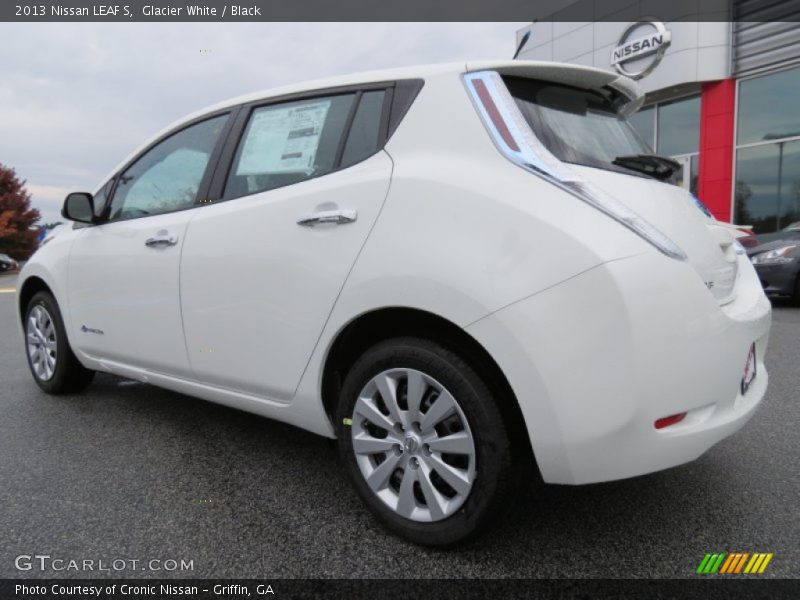 Glacier White / Black 2013 Nissan LEAF S