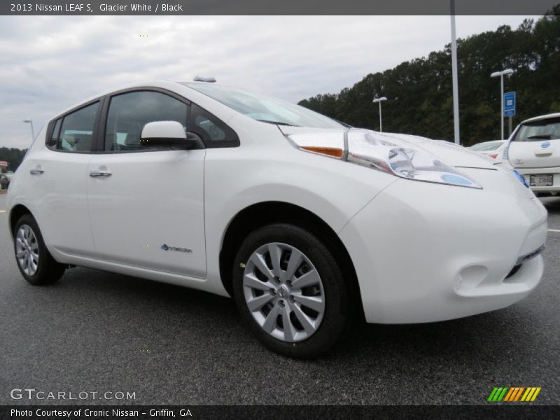 Glacier White / Black 2013 Nissan LEAF S