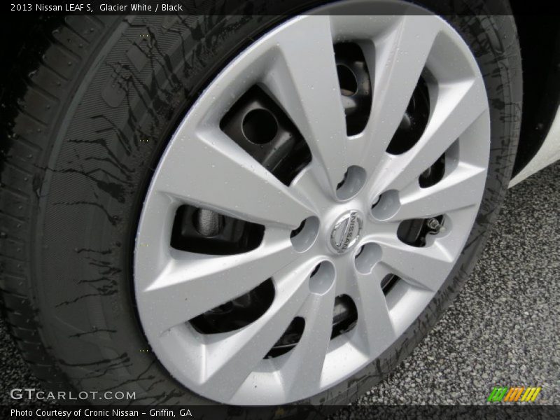 Glacier White / Black 2013 Nissan LEAF S