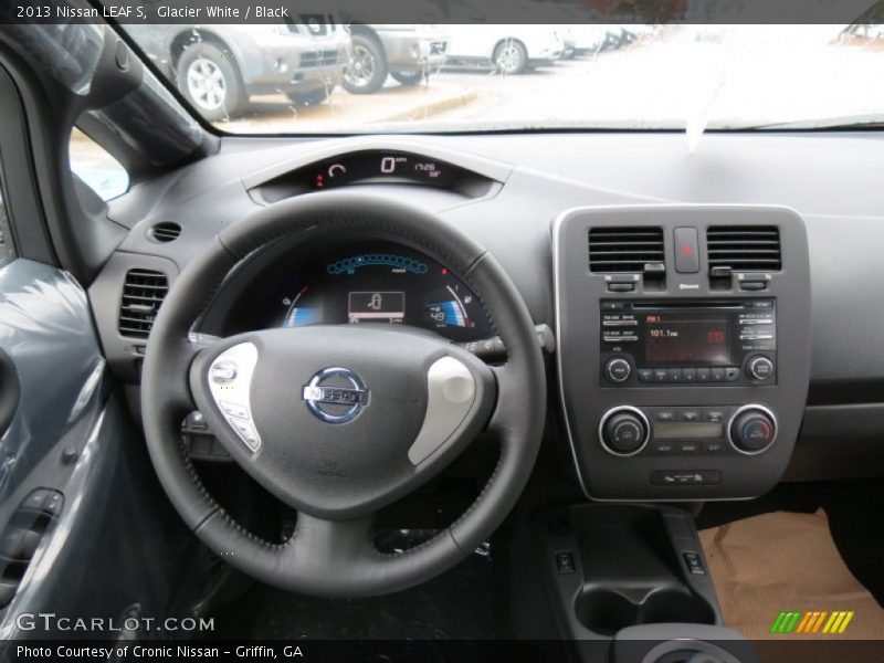 Glacier White / Black 2013 Nissan LEAF S