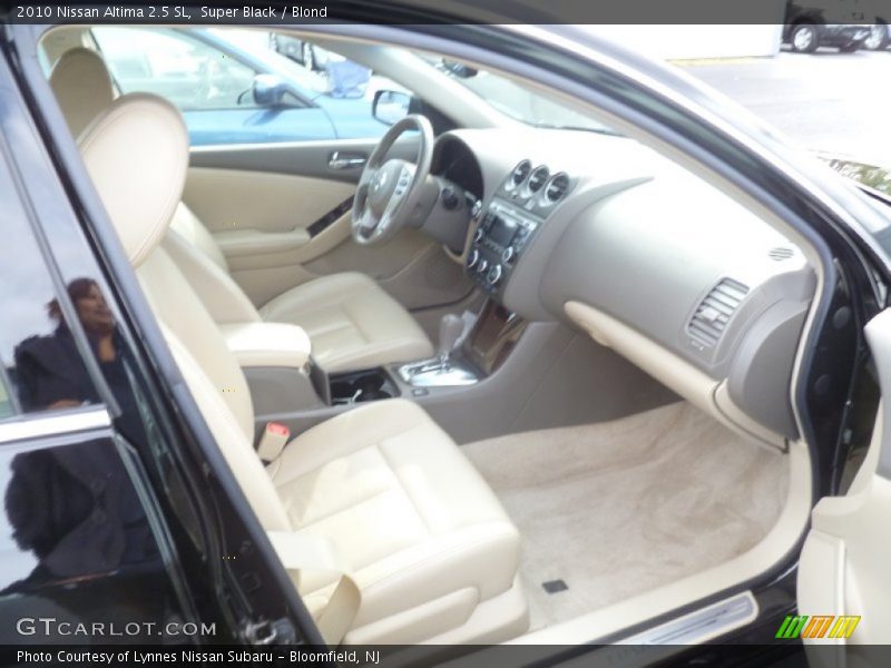 Super Black / Blond 2010 Nissan Altima 2.5 SL