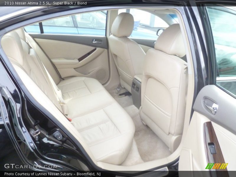 Super Black / Blond 2010 Nissan Altima 2.5 SL