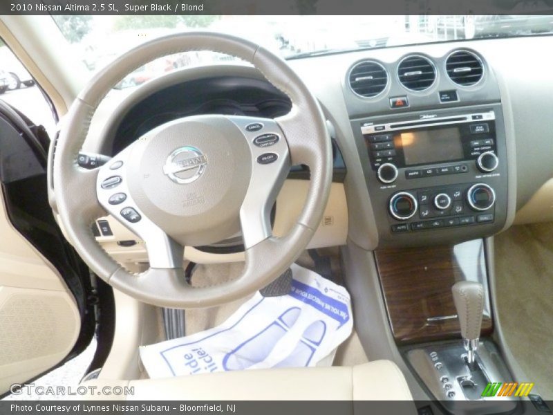 Super Black / Blond 2010 Nissan Altima 2.5 SL