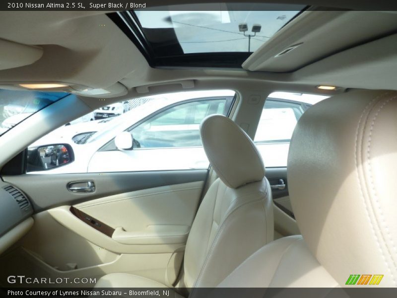 Super Black / Blond 2010 Nissan Altima 2.5 SL