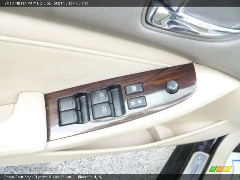 Super Black / Blond 2010 Nissan Altima 2.5 SL