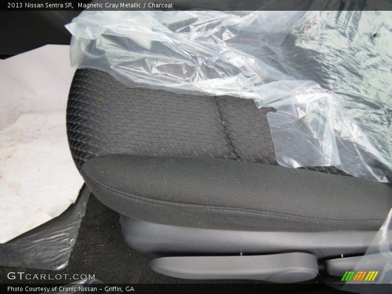 Magnetic Gray Metallic / Charcoal 2013 Nissan Sentra SR