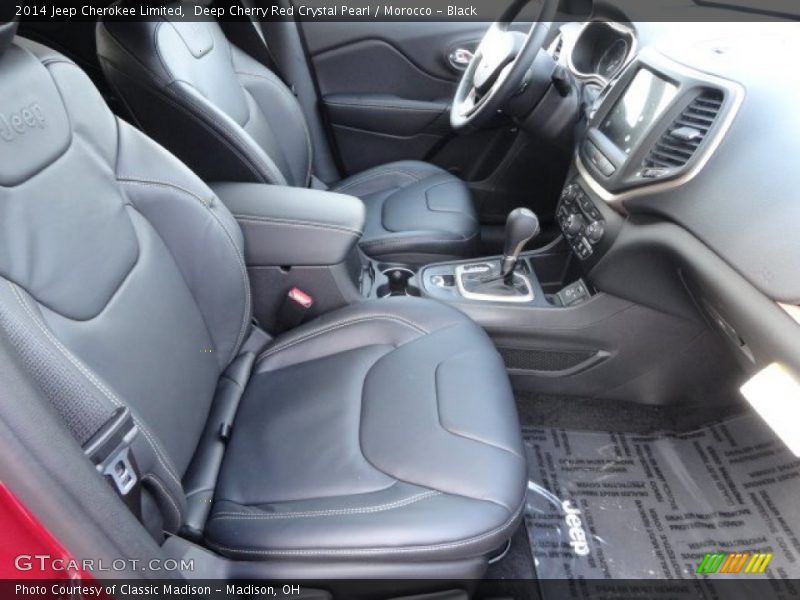 Front Seat of 2014 Cherokee Limited