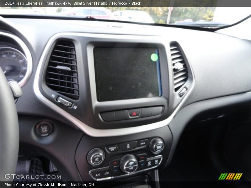 Controls of 2014 Cherokee Trailhawk 4x4