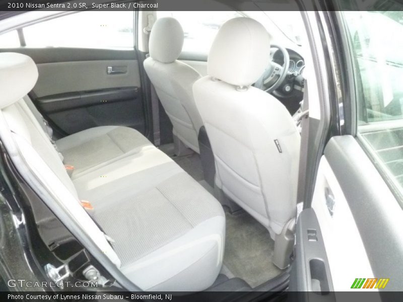 Super Black / Charcoal 2010 Nissan Sentra 2.0 SR