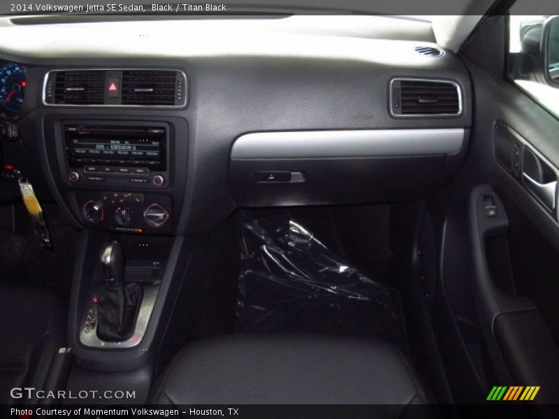 Black / Titan Black 2014 Volkswagen Jetta SE Sedan